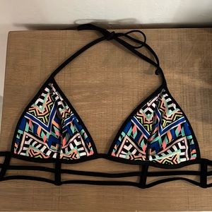 Victoria Secret Pink Women’s swim bikini top black and geometric great condition